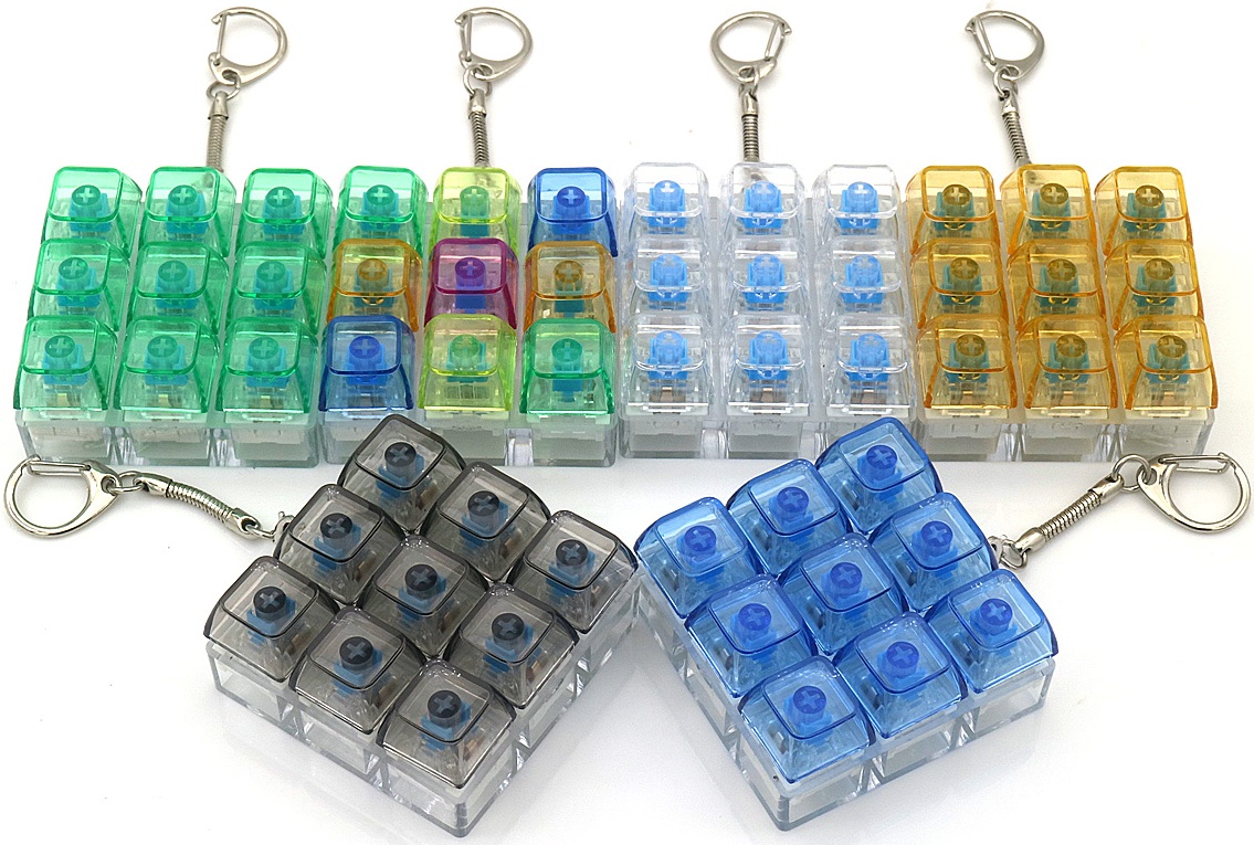T-A7.2 KY2611-004 Fidget ASMR  Keyboard Keychain - Mixed Colors - 1pc