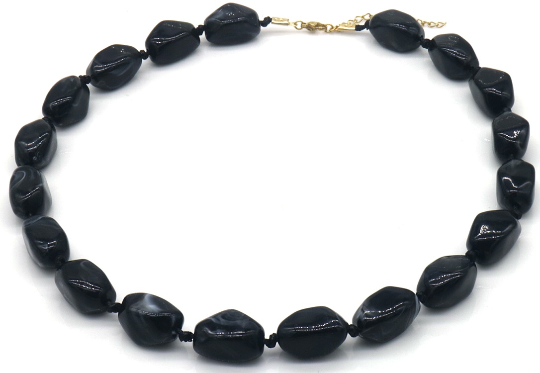 G-F22.3 N2582-016-4 Necklace with Acrylic Beads 47-55cm Black