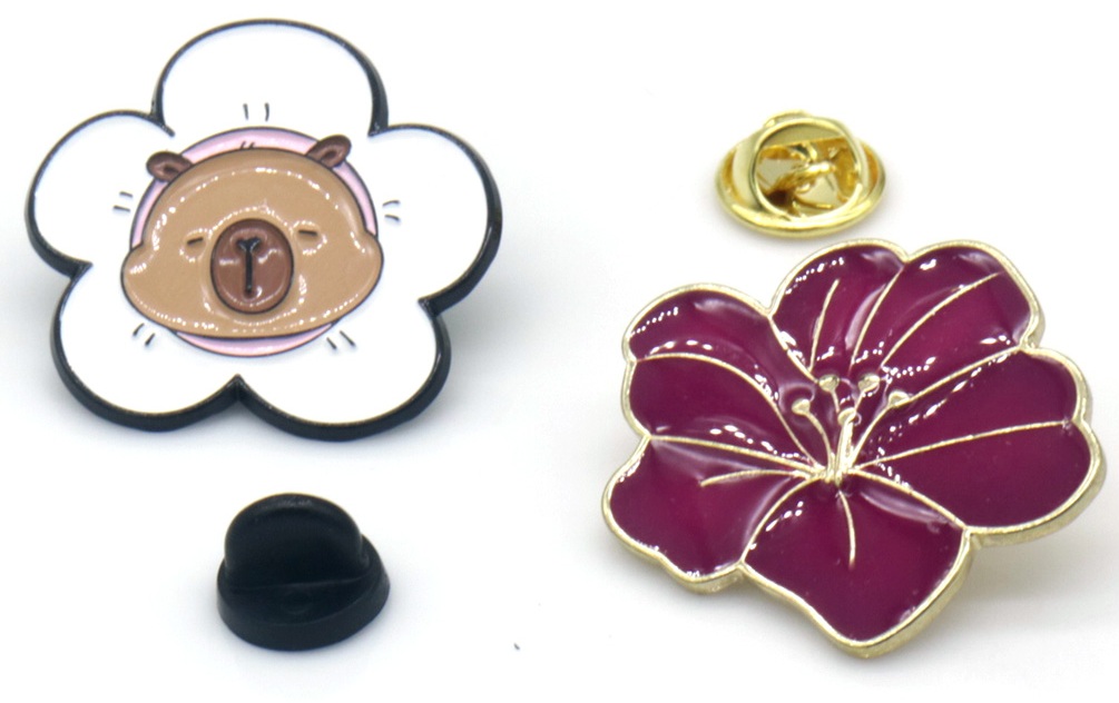 C-F5.5 PIN2557-15-3  Set of Pins Flower - Capybara