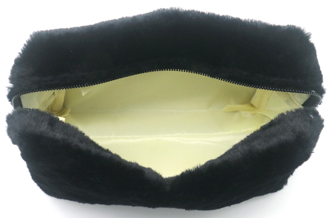 F-B4.1  BAG910-002-2 Make Up Bag Fluffy 18x11x7.5cm