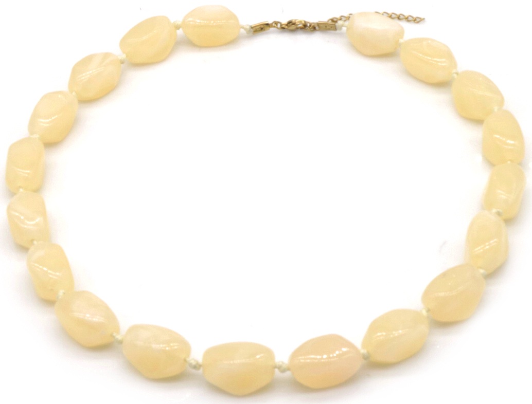 G-A24.1 N2582-016-1 Necklace with Acrylic Beads 47-55cm Beige