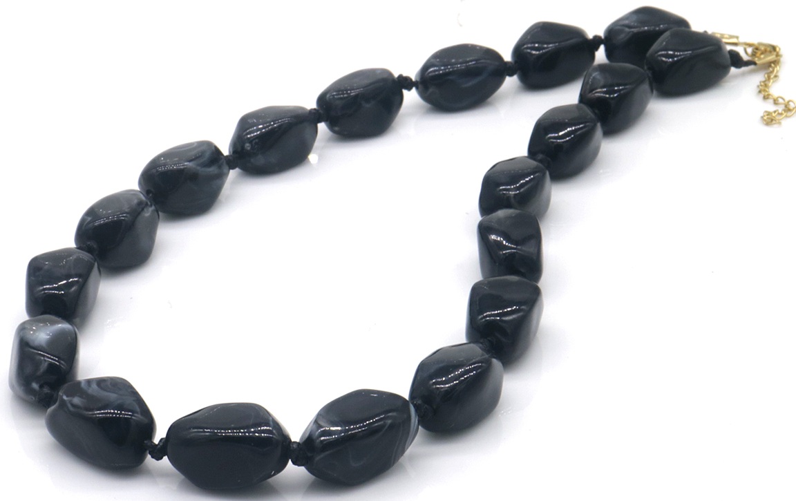G-F22.3 N2582-016-4 Necklace with Acrylic Beads 47-55cm Black